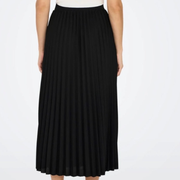 ONLY MELISSA PLISSE MIDI SKIRT - Picture 2 of 4